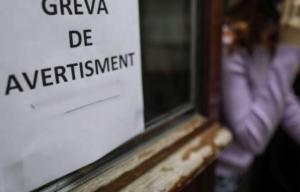 Sindicaliștii din 1.582 de comune protestează printr-o grevă de două ore