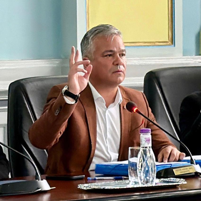 Adrian Veștea sfidează decizia conducerii PNL: „România are nevoie de stabilitate”