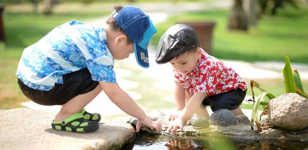 Sănătatea mintală a copiilor protejată prin jocuri &icirc;n aer liber