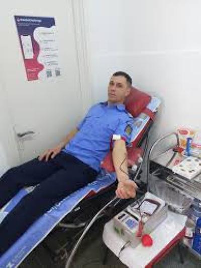 „Descindere” a jandarmilor la Centrul de Transfuzie Sanguină Giurgiu... într-un scop nobil