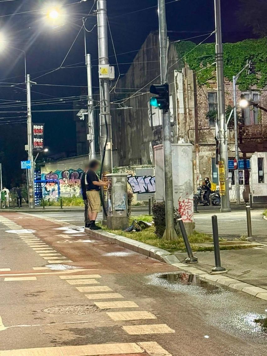 Spunem stop afișajului ilegal și punem orașul la punct!