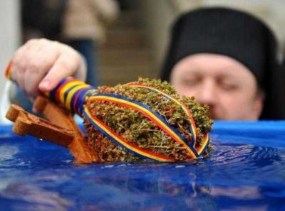 Agheasmă Mare pentru Bobotează: 10.000 de litri vor fi distribuiți la Catedrala Patriarhală