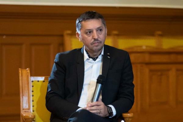 Reformă majoră &icirc;n licee: curriculum modern, competențe-cheie și manuale noi din 2026