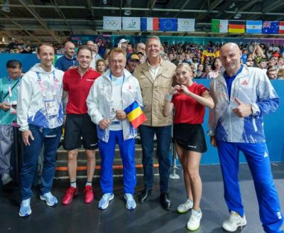 Ceremonie la Palatul Cotroceni pentru decorarea sportivilor medaliați la Jocurile Olimpice și Paralimpice