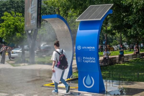 Puncte de răcorire pentru pietonii din București