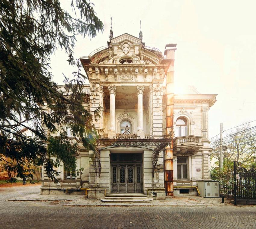 S-a încheiat lucrarea de consolidare și reabilitare a Bibliotecii Franceze „Omnia” – Casa Pleșia din Craiova