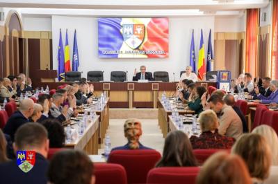 Primăriile din Vrancea au primit finanțare, de sfârșit de an, pentru copiii din județ