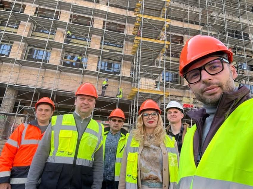 Se caută soluții pentru finalizarea lucrărilor la Palatul Administrativ!