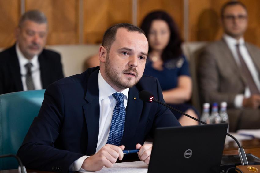 România propune conversia datoriei către Pfizer în medicamente pentru pacienți