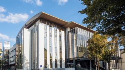 Primăria Galaţi îşi suspendă activitatea cu publicul