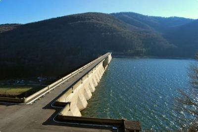 Protest: Sindicatul Mureșul din Apele Române organizează pichetare la locul de muncă